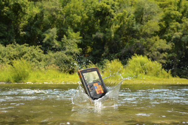 Mesa Rugged Tablet splashing into deep water