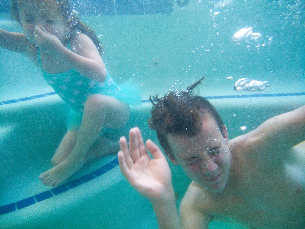 underwater rugged smartphone photography